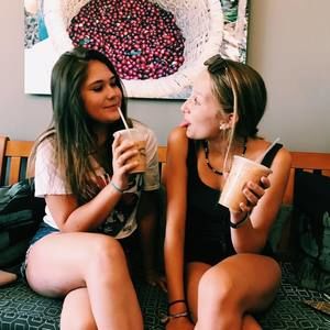 Meet your Posher, Lydia